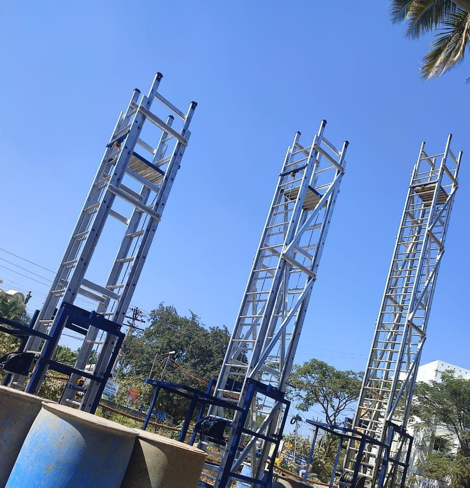 Mobile Wheeled Tower Ladders & Extension Scaffolding Stands